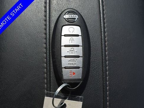 Used 2018 Nissan Rogue SV w/ Premium Package AWD/4WD image 6