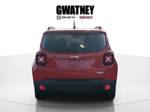 Used 2017 Jeep Renegade Latitude image 4
