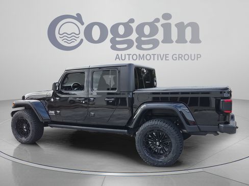 Used 2020 Jeep Gladiator Overland w/ LED Lighting Group AWD/4WD image 3