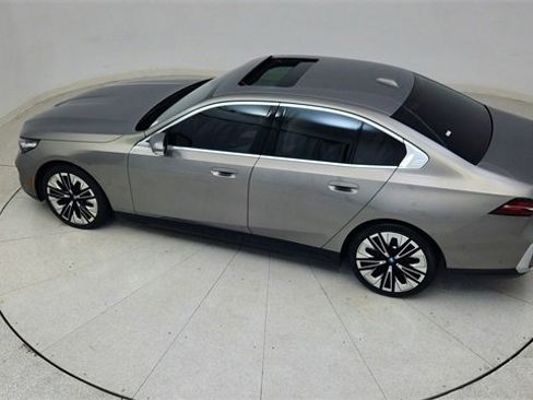 Used 2025 BMW i5 xDrive40 image 83