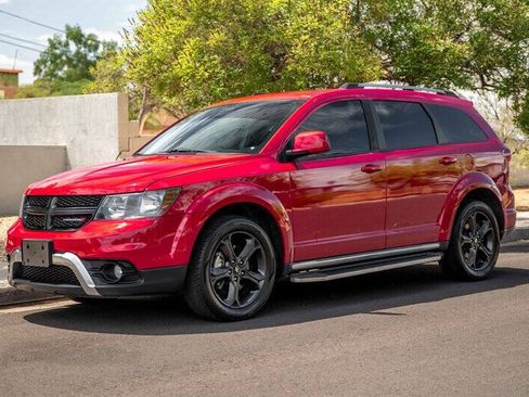 Used 2020 Dodge Journey Crossroad FWD image 1