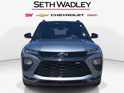 Used 2021 Chevrolet TrailBlazer RS w/ Driver Confidence Package FWD image 2