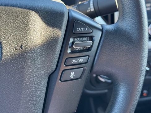 Used 2025 Nissan Frontier SV image 18