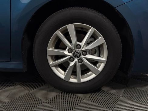 Used 2025 Toyota Camry LE image 11