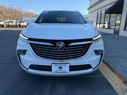 Used 2024 Buick Enclave Premium image 7