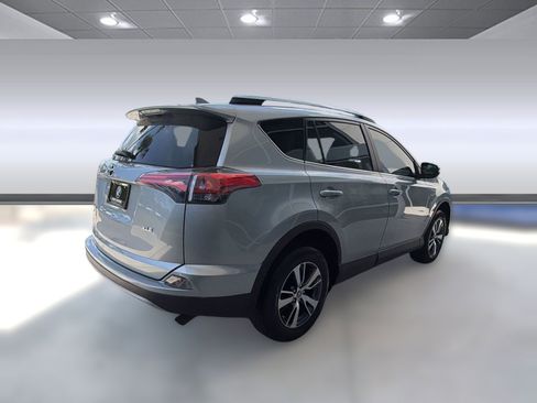 Used 2018 Toyota RAV4 XLE FWD image 9