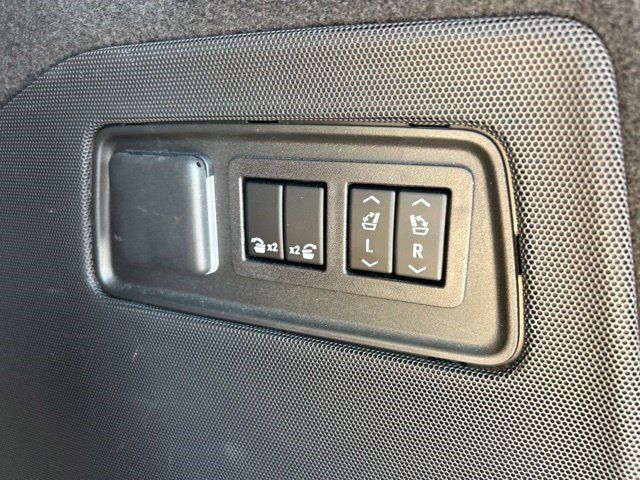 Certified 2023 Cadillac Escalade Premium Luxury w/ Performance Package RWD image 26