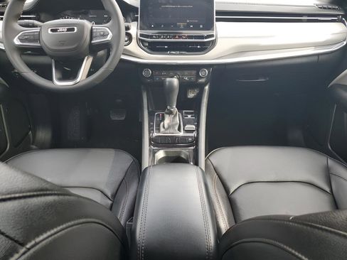 Used 2024 Jeep Compass Limited image 22