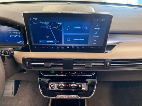 Used 2023 Lincoln Corsair AWD w/ Equipment Group 101A image 23