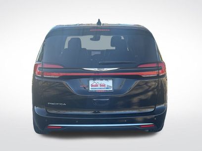 Used 2024 Chrysler Pacifica Touring-L