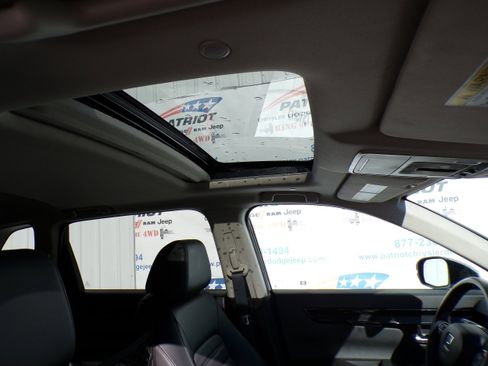 Used 2025 Honda CR-V EX-L image 6