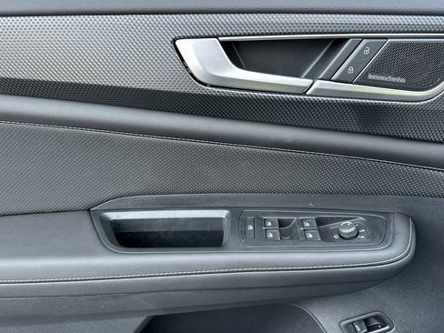 New 2025 Volkswagen Atlas Cross Sport SEL Premium R-Line image 10