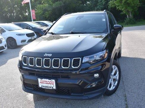 Used 2024 Jeep Compass Latitude AWD/4WD image 12