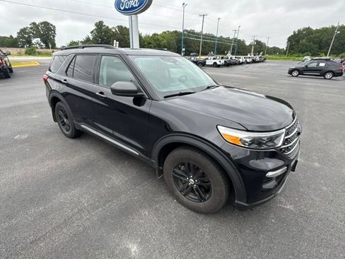 Used 2020 Ford Explorer XLT w/ Equipment Group 202A AWD/4WD image 6