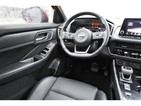 Used 2024 Nissan Rogue SV w/ SV Premium Package FWD image 8
