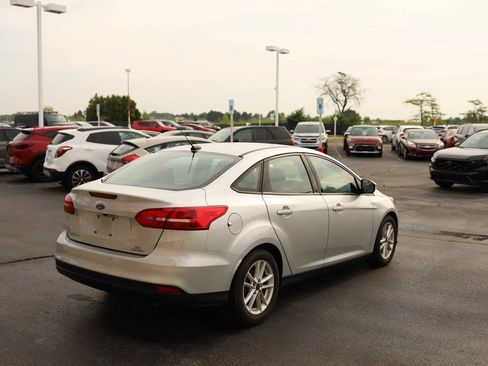 Used 2016 Ford Focus SE FWD image 5