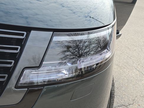 New 2026 Land Rover Range Rover Long Wheelbase SE image 32