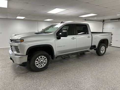 Used 2021 Chevrolet Silverado 2500 LT w/ All Star Edition AWD/4WD image 4