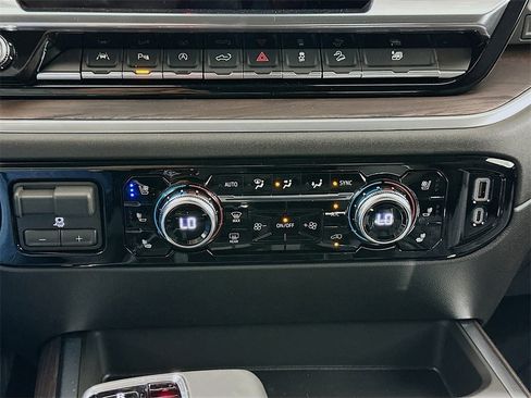 New 2026 GMC Sierra 1500 SLT image 16