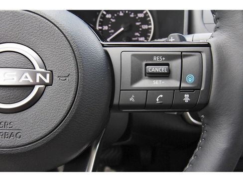 Used 2023 Nissan Rogue SV w/ SV Premium B Package image 19