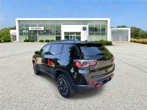 Used 2024 Jeep Compass Trailhawk w/ Sun and Sound Group AWD/4WD image 3