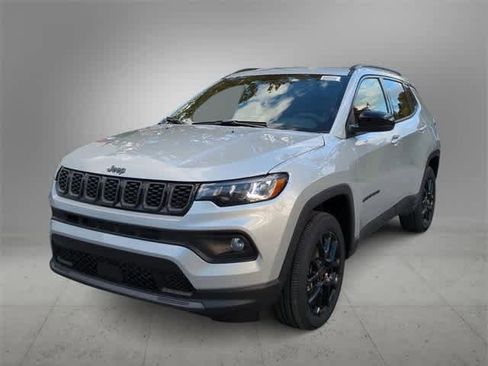 New 2026 Jeep Compass Latitude image 4
