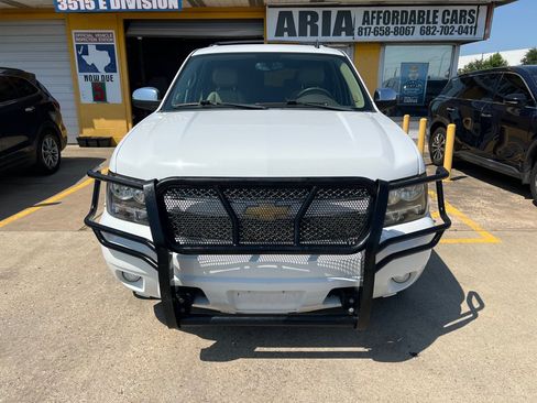 Used 2012 Chevrolet Suburban LT w/ Texas Edition RWD image 3