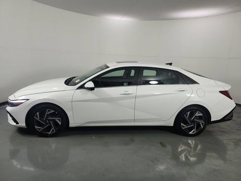 Used 2024 Hyundai Elantra Limited FWD image 29