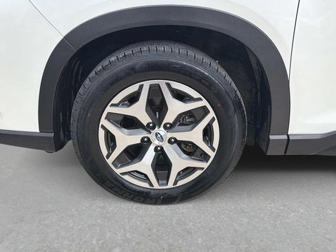 Used 2024 Subaru Forester Premium AWD/4WD image 12