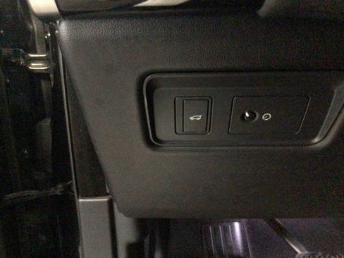 Used 2016 Land Rover Range Rover Sport HSE AWD/4WD image 16