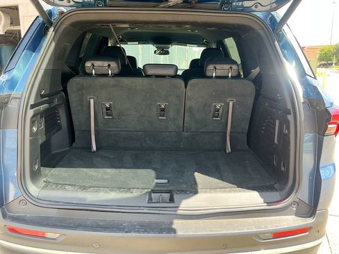 Used 2025 Buick Enclave Preferred FWD image 28
