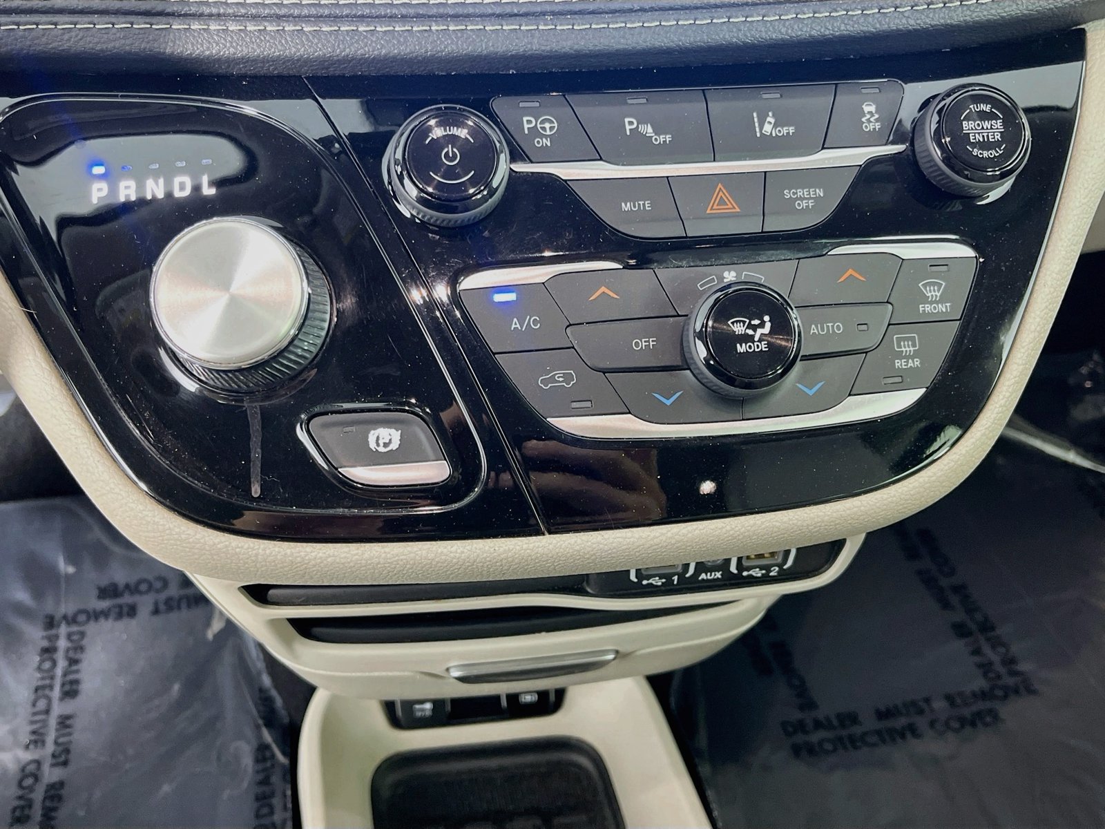 Used 2021 Chrysler Pacifica Touring-L FWD image 22