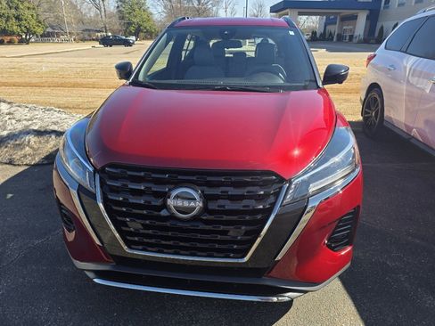 Used 2024 Nissan Kicks SR w/ SR Premium Package image 7