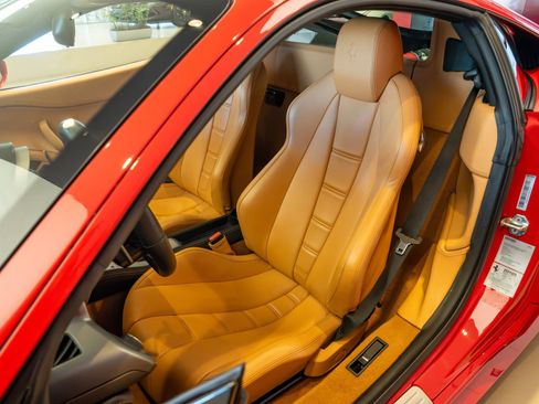 Used 2011 Ferrari 458 Italia Coupe RWD image 11
