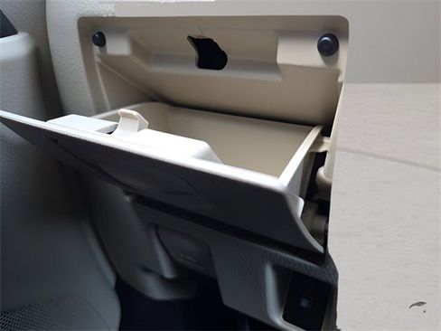 Used 2018 Toyota Highlander Limited Platinum image 28