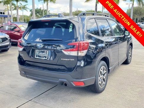 Used 2023 Subaru Forester Premium image 7