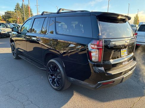 Used 2022 Chevrolet Suburban RST image 5