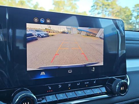 Certified 2025 Chevrolet Colorado LT image 14