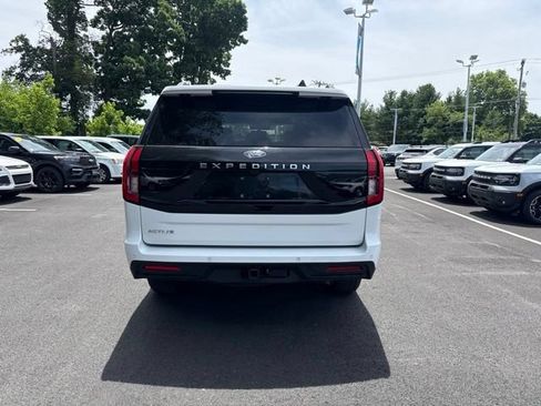 Used 2025 Ford Expedition Active AWD/4WD image 7