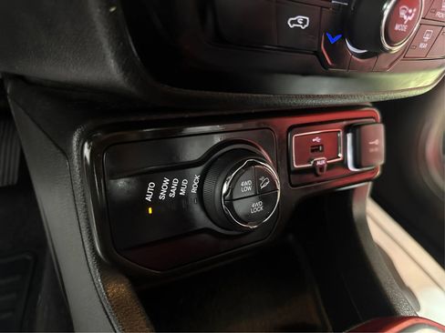 Used 2020 Jeep Renegade Trailhawk w/ Premium Leather Group image 19