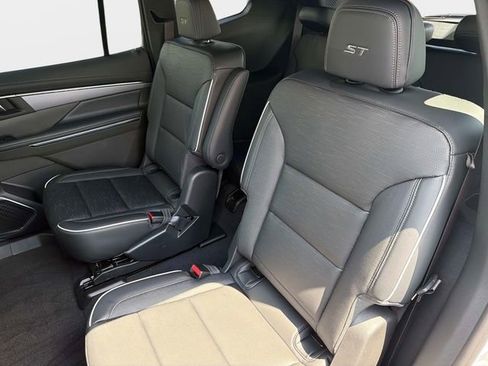 New 2026 Buick Enclave Sport Touring image 12