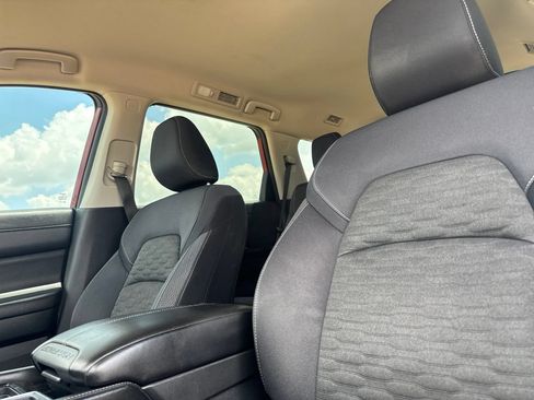 Used 2022 Nissan Pathfinder SV FWD image 37