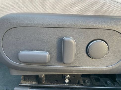Used 2025 Hyundai Kona SEL FWD image 18