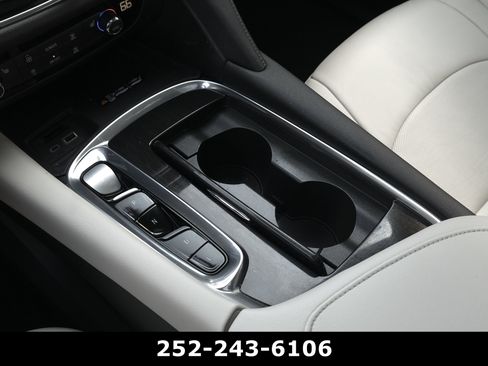 Used 2023 Buick Enclave Essence w/ Experience Buick Package FWD image 18