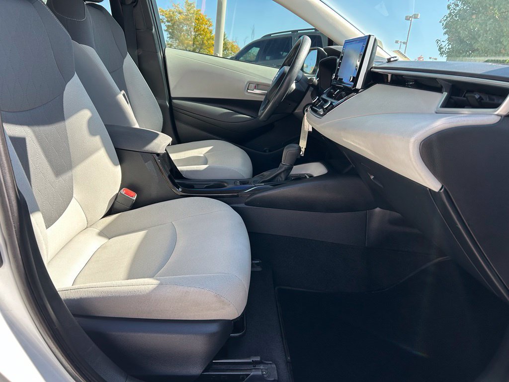 Used 2020 Toyota Corolla LE FWD image 30