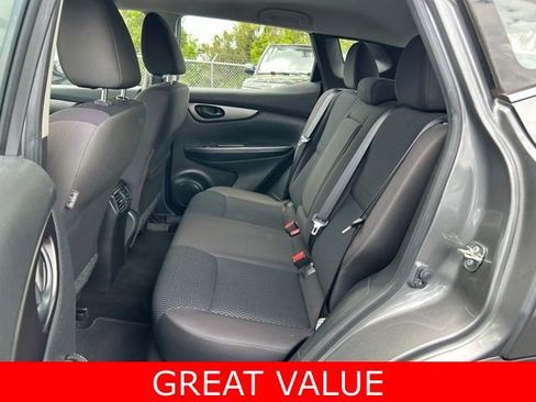 Used 2018 Nissan Rogue Sport S image 15