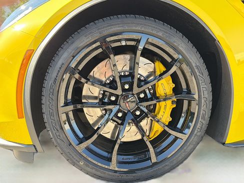 Used 2017 Chevrolet Corvette Grand Sport w/ Carbon Flash Badge Package image 40