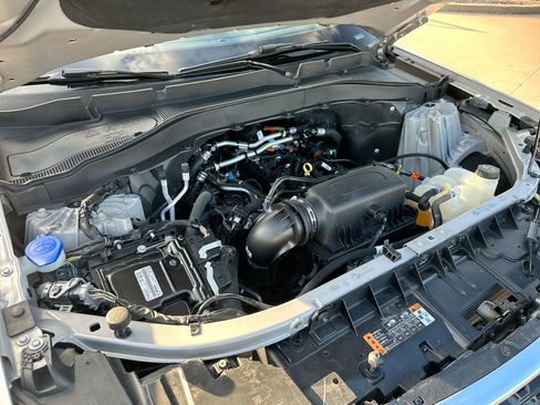 Used 2024 Ford Explorer XLT w/ Equipment Group 202A image 25