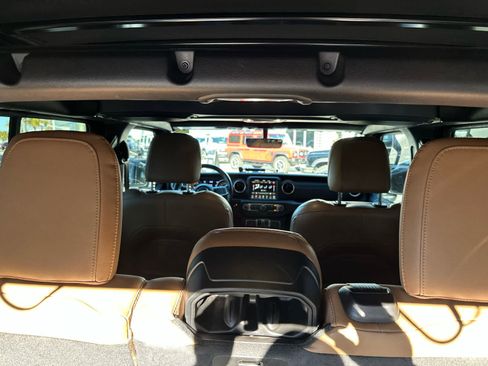 Used 2021 Jeep Wrangler Unlimited Sahara image 12