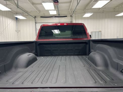 Used 2017 RAM 1500 Express RWD image 21